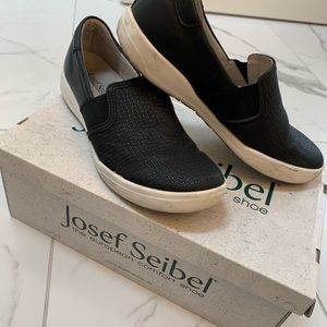Josef Seibel Black Slip On Shoes Size 38 (7.5)